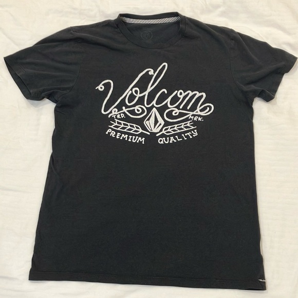 Volcom size medium Men's Black Premium Quality T-Shirt cotton blend - Picture 1 of 15